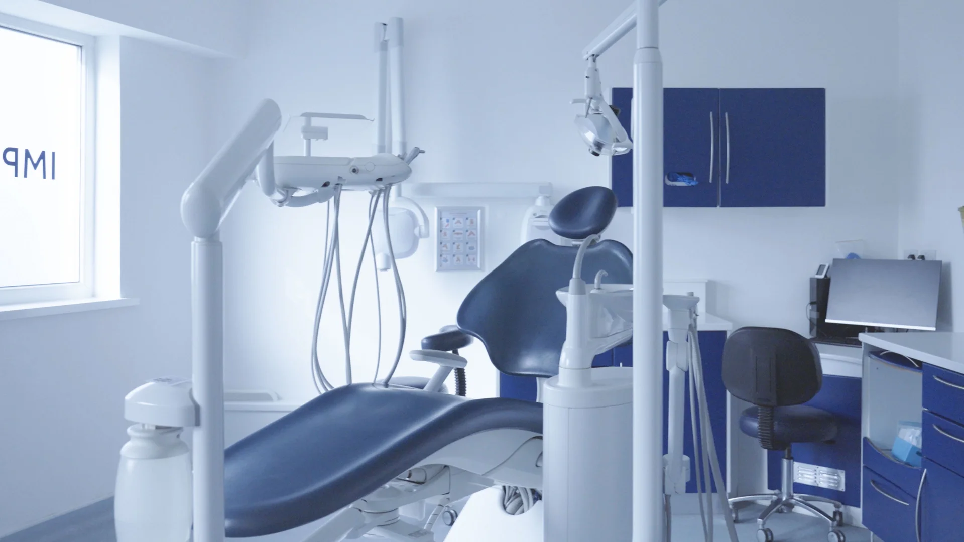 Genix Healthcare dental surgery prepared for an appointment