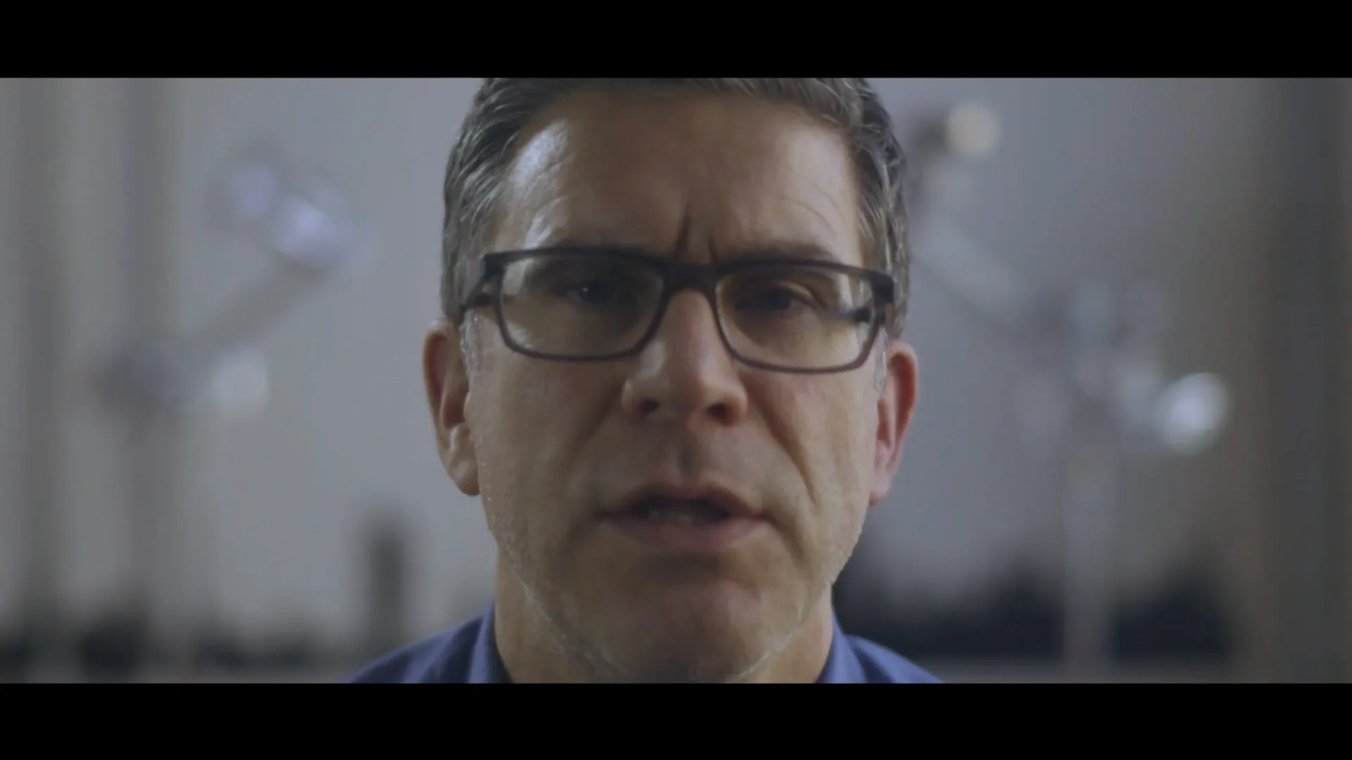 Human Machine supporting image bottom