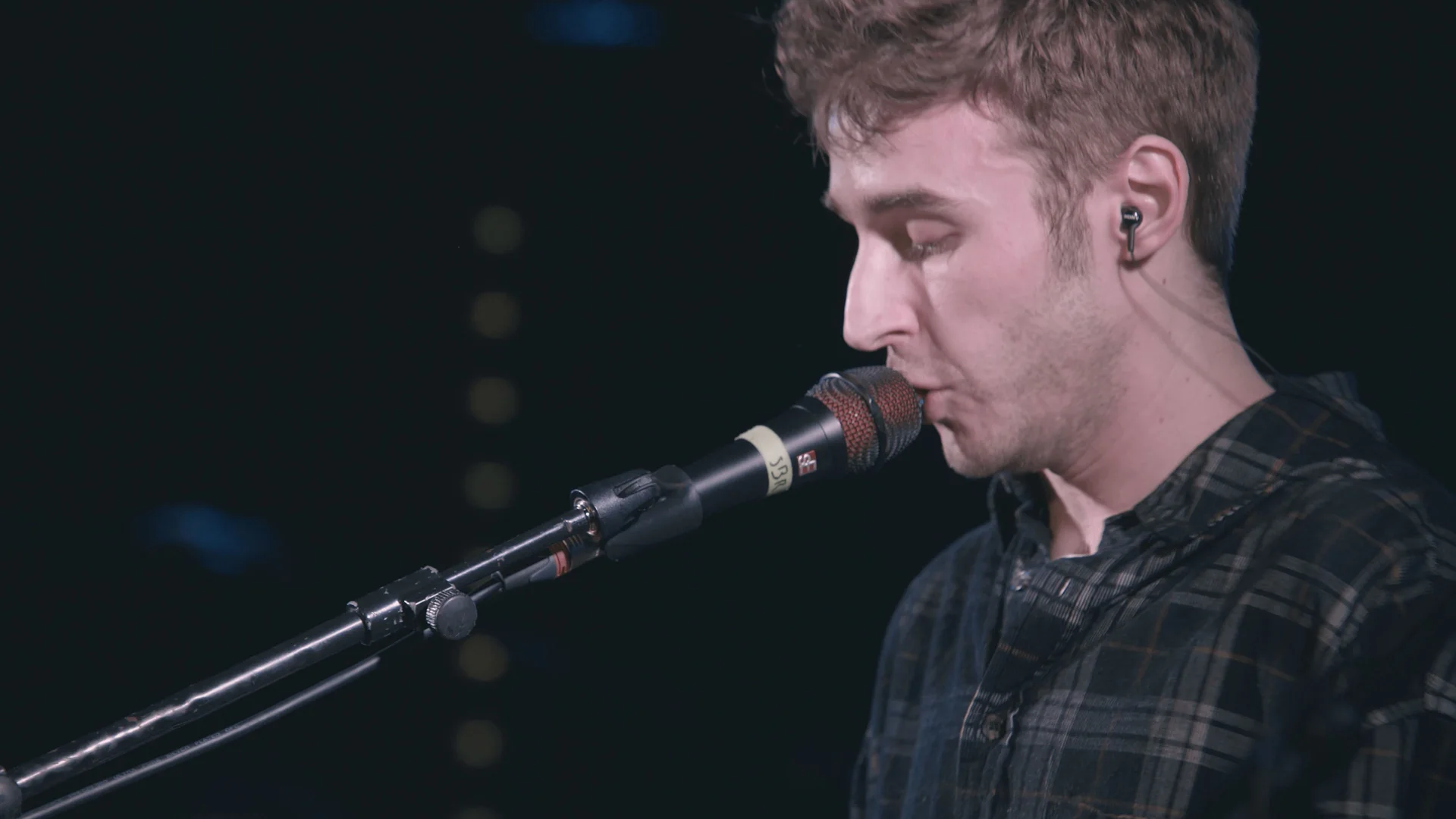 Musician performing during Linda-Ray and Friends 11