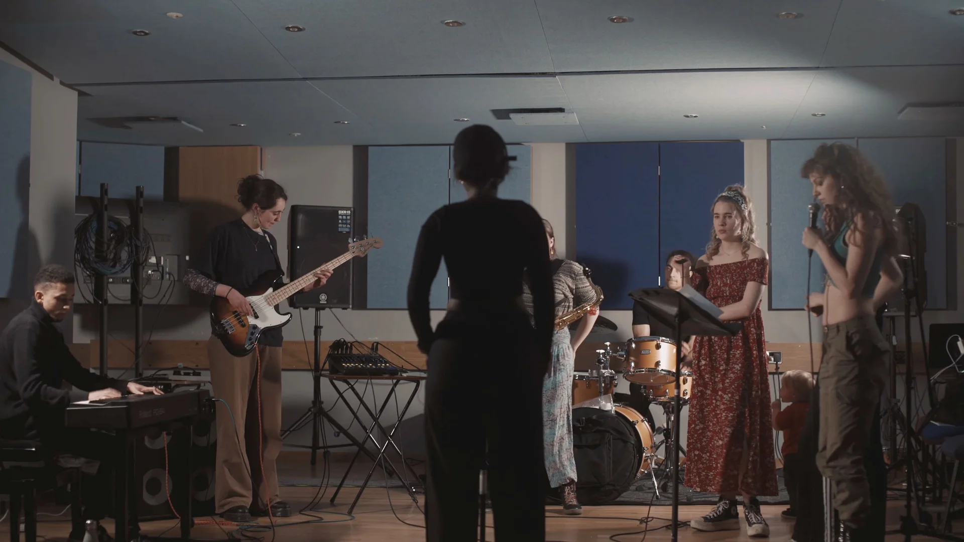 Linda-Ray and Friends ensemble rehearsing together