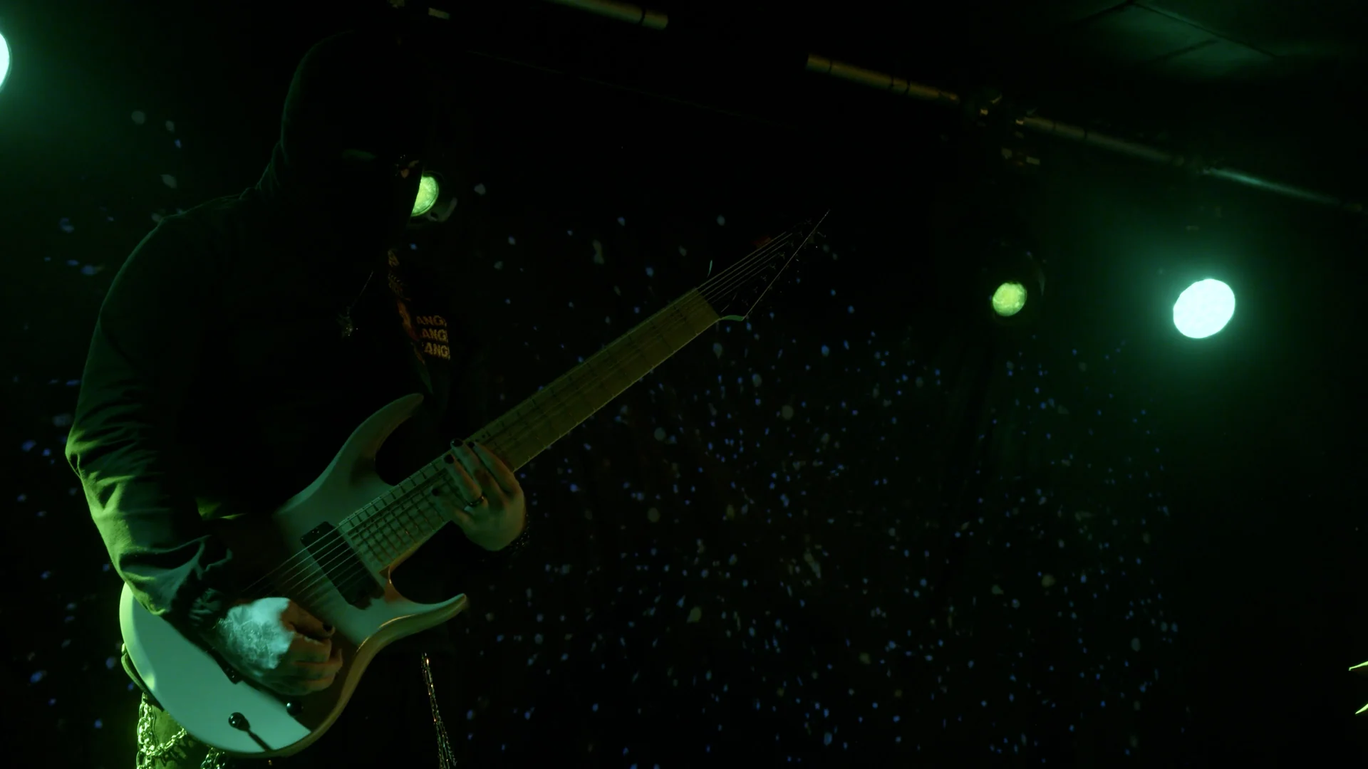 Monarkki live show still